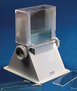 Distributeur de lames porte-objets