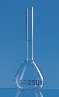 Fiole jaugée, en verre boro 3.3, classe A, avec rebord