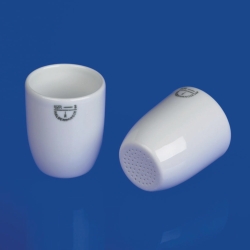 Creuset de Gooch à fond perforé, porcelaine, forme haute